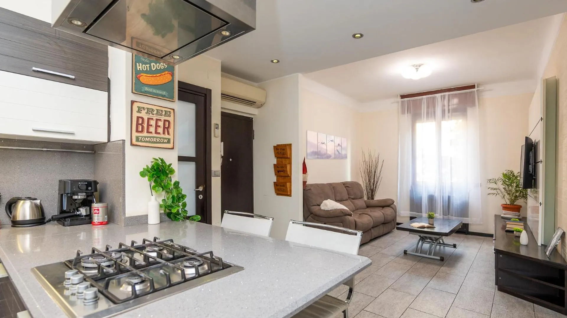 Design Apartment In Central Station contacts