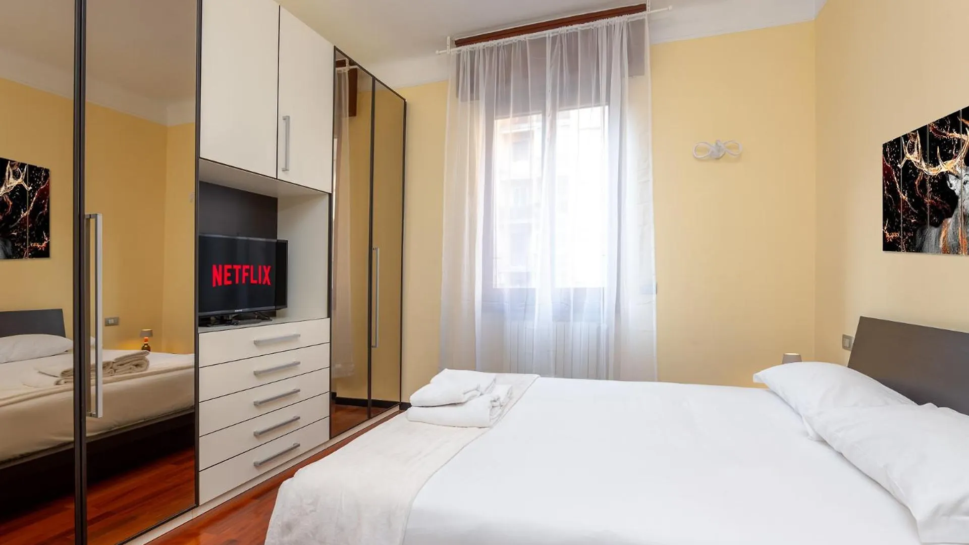 Design Apartment In Central Station Milan